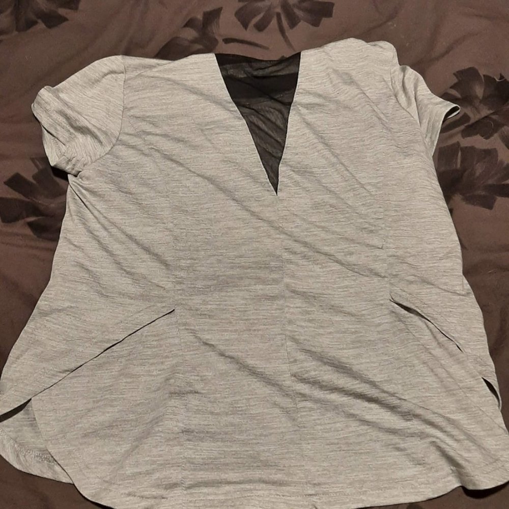 Apana Yoga Shirt Medium - Picture 4 of 8